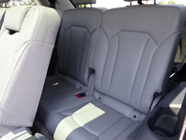 2018 Audi Q7 2.0T Premium Plus quattro AWD, available for sale in Newton, Massachusetts | Jacob Auto Sales. Newton, Massachusetts 2018 Audi Q7 2.0T Premium Plus quattro AWD, available for sale in Newton, Massachusetts | Jacob Auto Sales. Newton, Massachusetts