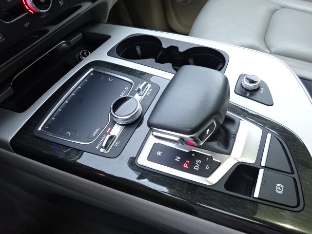 2018 Audi Q7 2.0T Premium Plus quattro AWD, available for sale in Newton, Massachusetts | Jacob Auto Sales. Newton, Massachusetts 2018 Audi Q7 2.0T Premium Plus quattro AWD, available for sale in Newton, Massachusetts | Jacob Auto Sales. Newton, Massachusetts