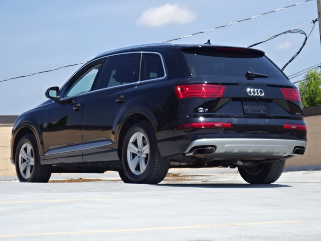 2018 Audi Q7 2.0T Premium Plus quattro AWD, available for sale in Newton, Massachusetts | Jacob Auto Sales. Newton, Massachusetts 2018 Audi Q7 2.0T Premium Plus quattro AWD, available for sale in Newton, Massachusetts | Jacob Auto Sales. Newton, Massachusetts
