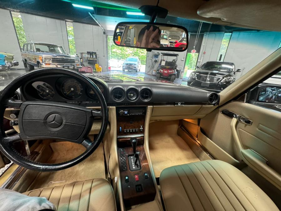 1986 Mercedes-Benz 560 Series 2dr Convertible 560SL, available for sale in Oxford, Connecticut | Buonauto Enterprises. Oxford, Connecticut 1986 Mercedes-Benz 560 Series 2dr Convertible 560SL, available for sale in Oxford, Connecticut | Buonauto Enterprises. Oxford, Connecticut