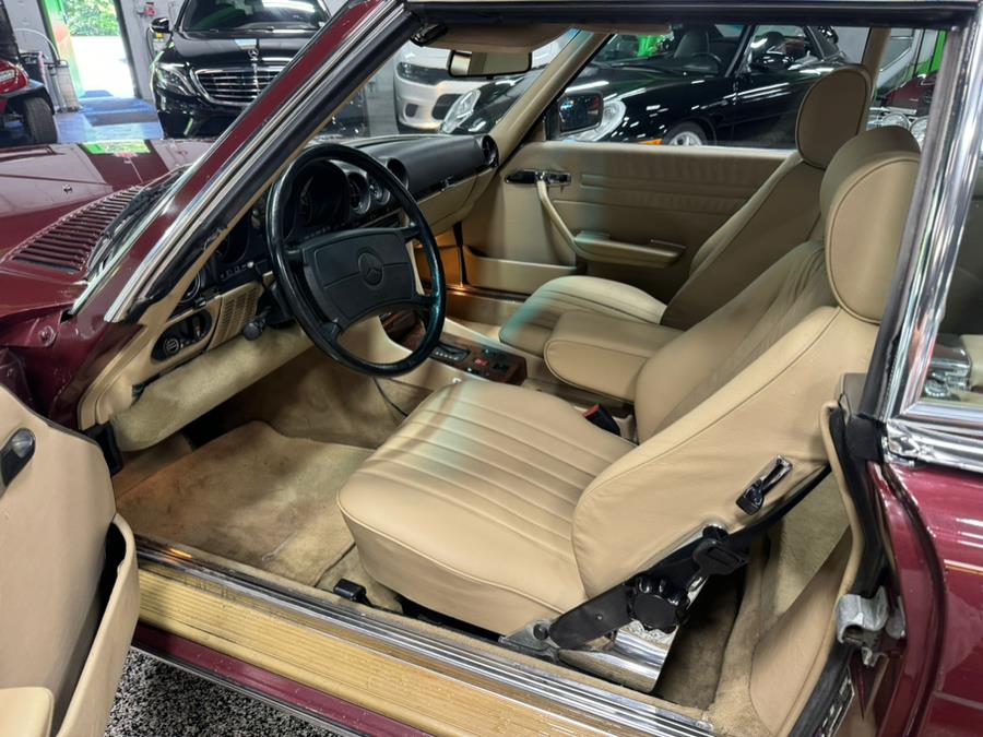 1986 Mercedes-Benz 560 Series 2dr Convertible 560SL, available for sale in Oxford, Connecticut | Buonauto Enterprises. Oxford, Connecticut 1986 Mercedes-Benz 560 Series 2dr Convertible 560SL, available for sale in Oxford, Connecticut | Buonauto Enterprises. Oxford, Connecticut