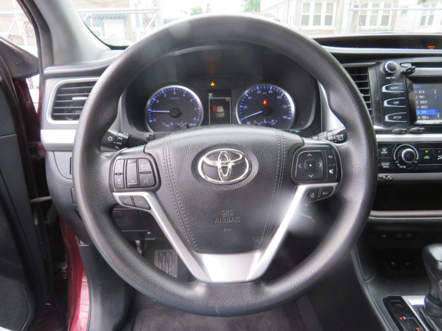 2018 Toyota Highlander LE, available for sale in Middle Village, New York | Road Masters II INC. Middle Village, New York 2018 Toyota Highlander LE, available for sale in Middle Village, New York | Road Masters II INC. Middle Village, New York