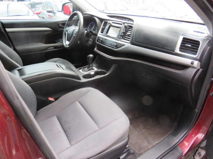 2018 Toyota Highlander LE, available for sale in Middle Village, New York | Road Masters II INC. Middle Village, New York 2018 Toyota Highlander LE, available for sale in Middle Village, New York | Road Masters II INC. Middle Village, New York