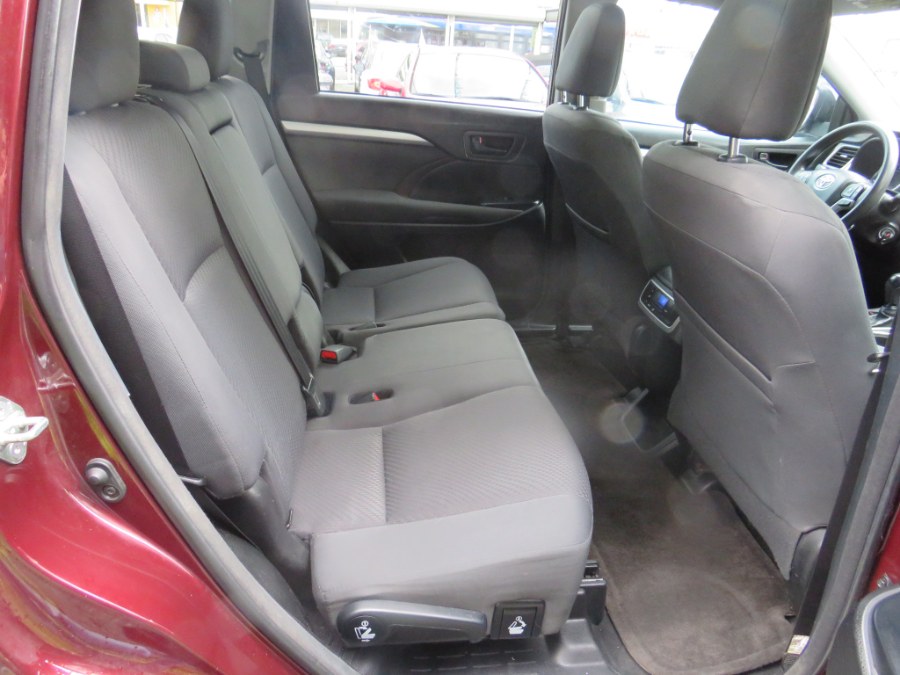 2018 Toyota Highlander LE, available for sale in Middle Village, New York | Road Masters II INC. Middle Village, New York 2018 Toyota Highlander LE, available for sale in Middle Village, New York | Road Masters II INC. Middle Village, New York