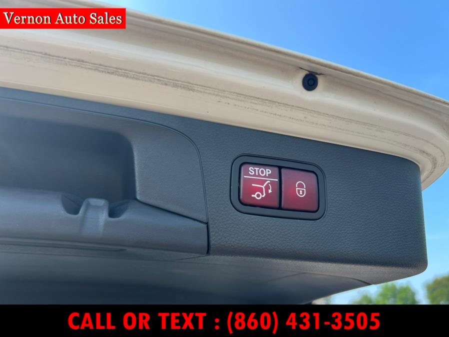 2016 Mercedes-Benz GLC 4MATIC 4dr GLC 300, available for sale in Manchester, Connecticut | Vernon Auto Sale & Service. Manchester, Connecticut 2016 Mercedes-Benz GLC 4MATIC 4dr GLC 300, available for sale in Manchester, Connecticut | Vernon Auto Sale & Service. Manchester, Connecticut