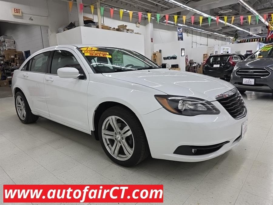 2014 Chrysler 200 4dr Sdn Limited, available for sale in West Haven, Connecticut | Auto Fair Inc.. West Haven, Connecticut 2014 Chrysler 200 4dr Sdn Limited, available for sale in West Haven, Connecticut | Auto Fair Inc.. West Haven, Connecticut