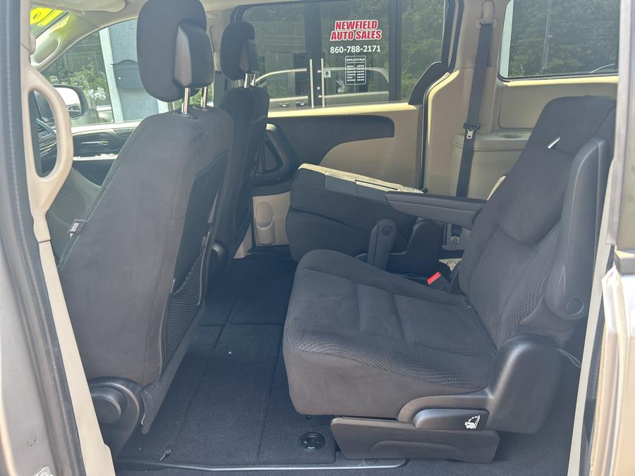 2016 Dodge Grand Caravan 4dr Wgn SE, available for sale in Middletown, Connecticut | Newfield Auto Sales. Middletown, Connecticut 2016 Dodge Grand Caravan 4dr Wgn SE, available for sale in Middletown, Connecticut | Newfield Auto Sales. Middletown, Connecticut