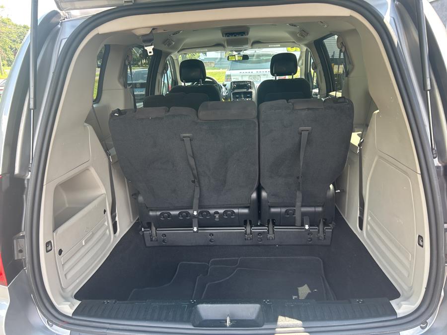 2016 Dodge Grand Caravan 4dr Wgn SE, available for sale in Middletown, Connecticut | Newfield Auto Sales. Middletown, Connecticut 2016 Dodge Grand Caravan 4dr Wgn SE, available for sale in Middletown, Connecticut | Newfield Auto Sales. Middletown, Connecticut