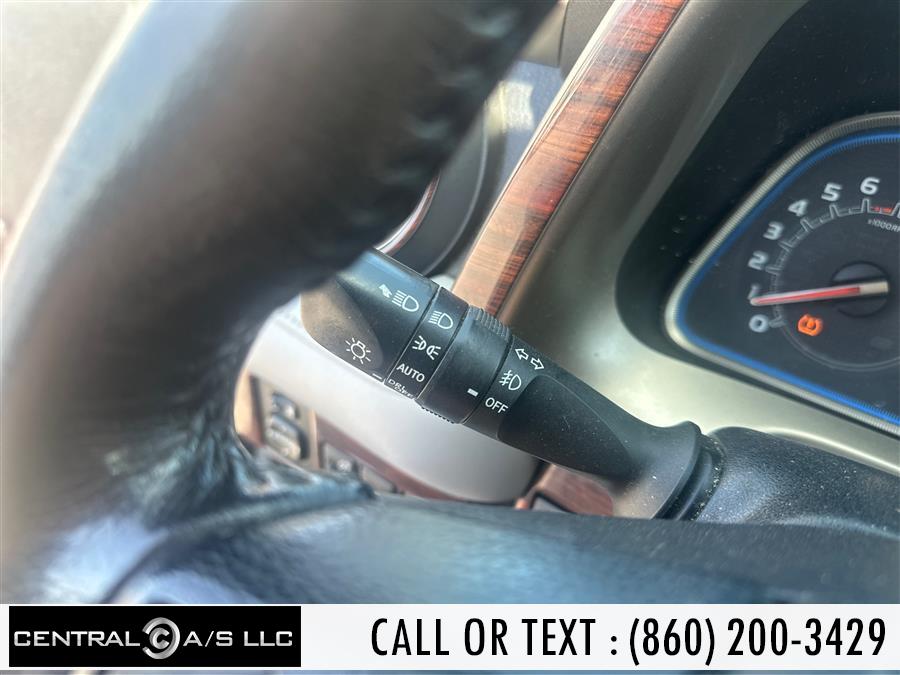 2013 Toyota RAV4 AWD 4dr Limited (Natl), available for sale in East Windsor, Connecticut | Central A/S LLC. East Windsor, Connecticut 2013 Toyota RAV4 AWD 4dr Limited (Natl), available for sale in East Windsor, Connecticut | Central A/S LLC. East Windsor, Connecticut