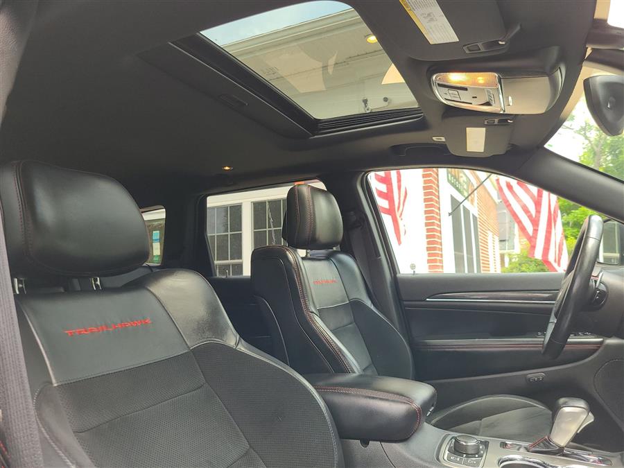 2017 Jeep Grand Cherokee Trailhawk 4x4, available for sale in Canton, Connecticut | Lava Motors. Canton, Connecticut 2017 Jeep Grand Cherokee Trailhawk 4x4, available for sale in Canton, Connecticut | Lava Motors. Canton, Connecticut