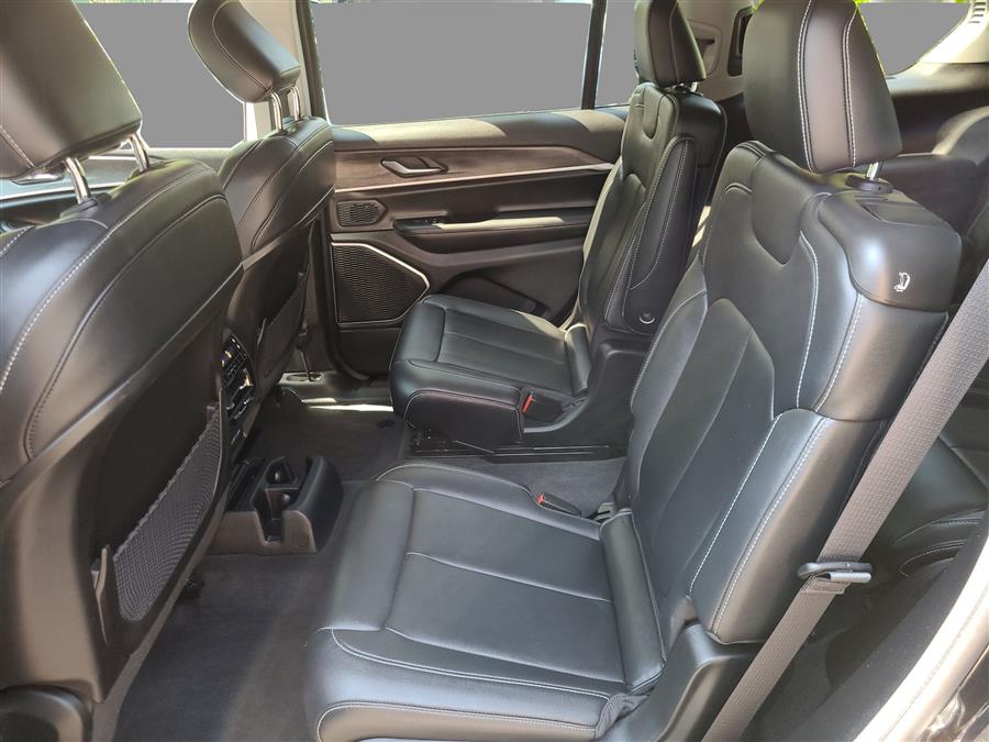 2022 Jeep Grand Cherokee L Limited 4x4, available for sale in Canton, Connecticut | Lava Motors. Canton, Connecticut 2022 Jeep Grand Cherokee L Limited 4x4, available for sale in Canton, Connecticut | Lava Motors. Canton, Connecticut