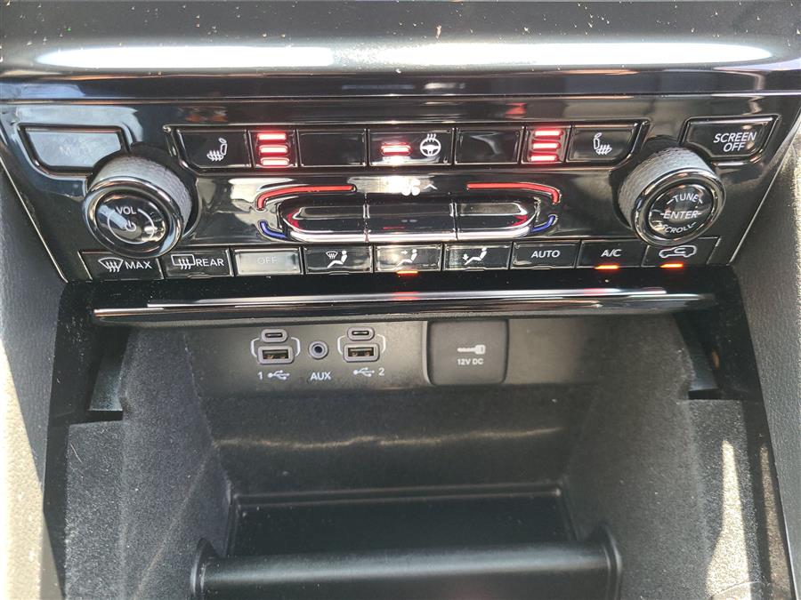 2022 Jeep Grand Cherokee L Limited 4x4, available for sale in Canton, Connecticut | Lava Motors. Canton, Connecticut 2022 Jeep Grand Cherokee L Limited 4x4, available for sale in Canton, Connecticut | Lava Motors. Canton, Connecticut