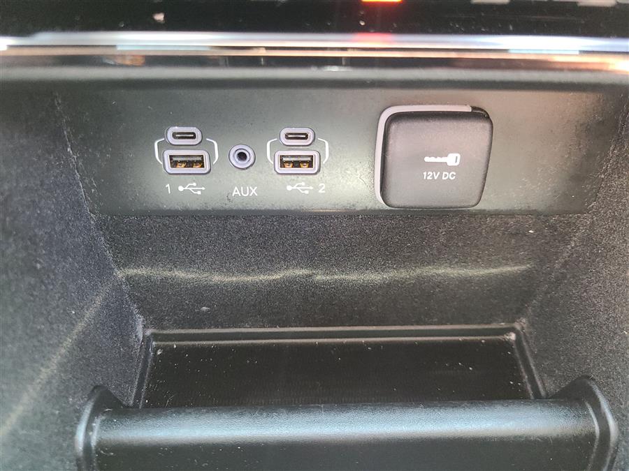 2022 Jeep Grand Cherokee L Limited 4x4, available for sale in Canton, Connecticut | Lava Motors. Canton, Connecticut 2022 Jeep Grand Cherokee L Limited 4x4, available for sale in Canton, Connecticut | Lava Motors. Canton, Connecticut