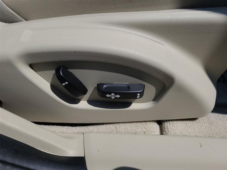 2015 Volvo S60 2015.5 4dr Sdn T5 Drive-E Premier FWD, available for sale in Canton, Connecticut | Lava Motors. Canton, Connecticut 2015 Volvo S60 2015.5 4dr Sdn T5 Drive-E Premier FWD, available for sale in Canton, Connecticut | Lava Motors. Canton, Connecticut