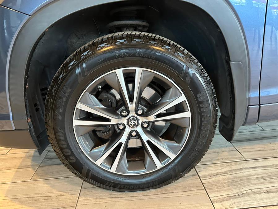 2016 Toyota Highlander AWD 4dr V6 XLE (Natl), available for sale in West Hartford, Connecticut | AutoMax. West Hartford, Connecticut 2016 Toyota Highlander AWD 4dr V6 XLE (Natl), available for sale in West Hartford, Connecticut | AutoMax. West Hartford, Connecticut