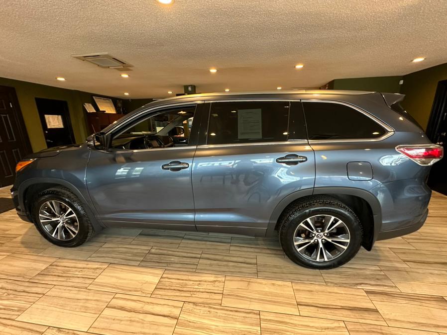 2016 Toyota Highlander AWD 4dr V6 XLE (Natl), available for sale in West Hartford, Connecticut | AutoMax. West Hartford, Connecticut 2016 Toyota Highlander AWD 4dr V6 XLE (Natl), available for sale in West Hartford, Connecticut | AutoMax. West Hartford, Connecticut