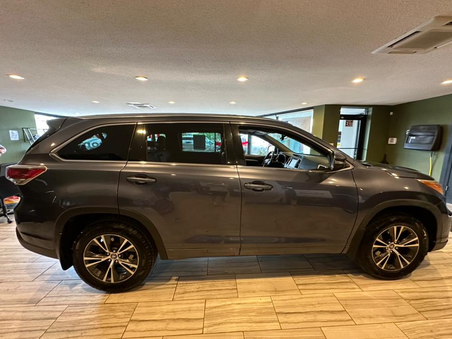 2016 Toyota Highlander AWD 4dr V6 XLE (Natl), available for sale in West Hartford, Connecticut | AutoMax. West Hartford, Connecticut 2016 Toyota Highlander AWD 4dr V6 XLE (Natl), available for sale in West Hartford, Connecticut | AutoMax. West Hartford, Connecticut