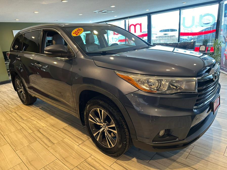 2016 Toyota Highlander AWD 4dr V6 XLE (Natl), available for sale in West Hartford, Connecticut | AutoMax. West Hartford, Connecticut 2016 Toyota Highlander AWD 4dr V6 XLE (Natl), available for sale in West Hartford, Connecticut | AutoMax. West Hartford, Connecticut