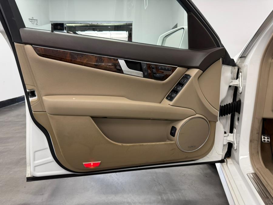 2013 Mercedes-Benz C-Class 4dr Sdn C300 Sport 4MATIC, available for sale in Elizabeth, New Jersey | M Auto Group. Elizabeth, New Jersey 2013 Mercedes-Benz C-Class 4dr Sdn C300 Sport 4MATIC, available for sale in Elizabeth, New Jersey | M Auto Group. Elizabeth, New Jersey