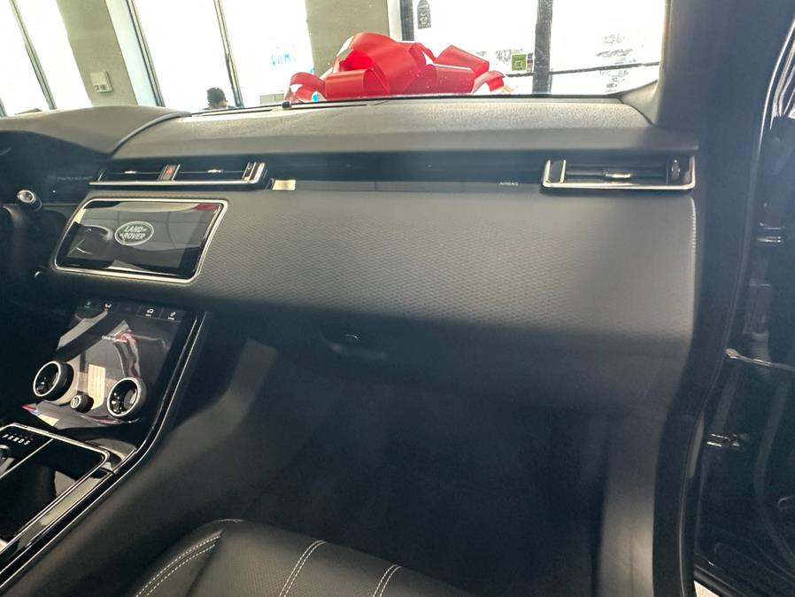 2019 Land Rover Range Rover Velar P250 R-Dynamic SE, available for sale in Inwood, New York | 5 Towns Drive. Inwood, New York 2019 Land Rover Range Rover Velar P250 R-Dynamic SE, available for sale in Inwood, New York | 5 Towns Drive. Inwood, New York