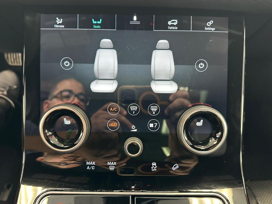 2019 Land Rover Range Rover Velar P250 R-Dynamic SE, available for sale in Inwood, New York | 5 Towns Drive. Inwood, New York 2019 Land Rover Range Rover Velar P250 R-Dynamic SE, available for sale in Inwood, New York | 5 Towns Drive. Inwood, New York