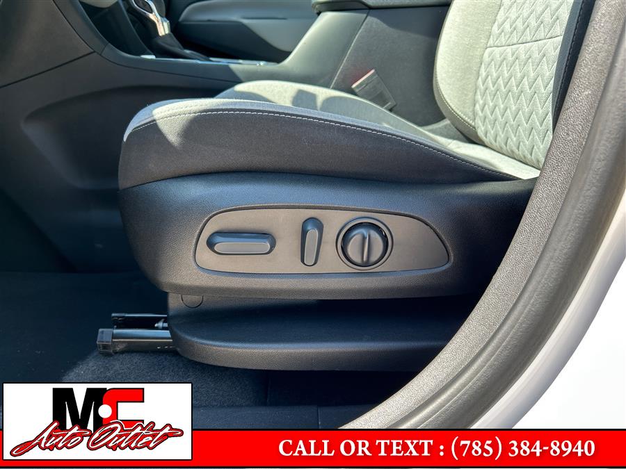 2022 Chevrolet Equinox AWD 4dr LT w/2FL, available for sale in Colby, Kansas | M C Auto Outlet Inc. Colby, Kansas 2022 Chevrolet Equinox AWD 4dr LT w/2FL, available for sale in Colby, Kansas | M C Auto Outlet Inc. Colby, Kansas