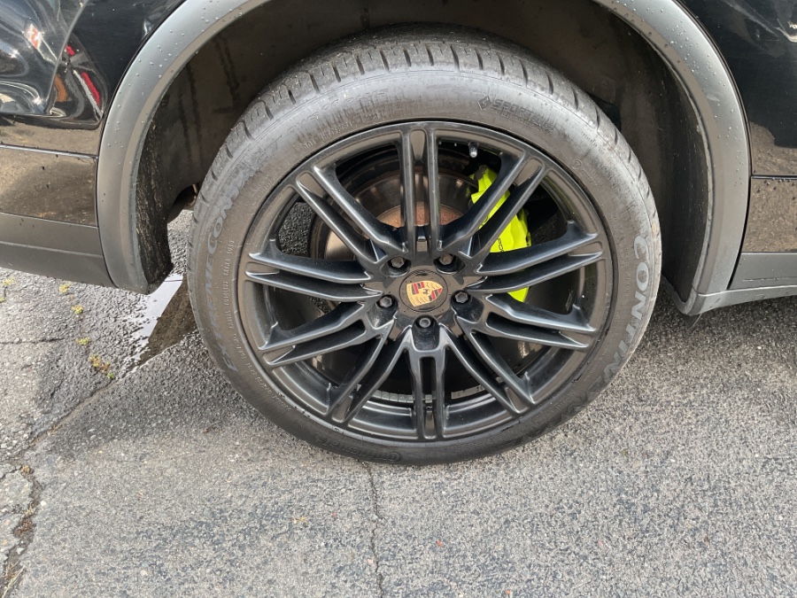 2016 Porsche Cayenne AWD 4dr S E-Hybrid, available for sale in Waterbury, Connecticut | Jim Juliani Motors. Waterbury, Connecticut 2016 Porsche Cayenne AWD 4dr S E-Hybrid, available for sale in Waterbury, Connecticut | Jim Juliani Motors. Waterbury, Connecticut