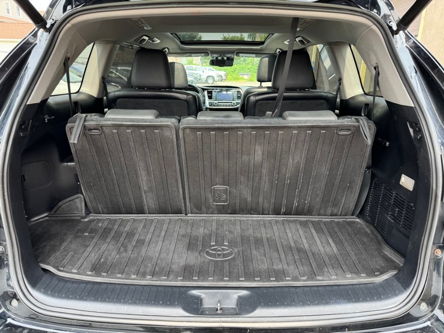 2015 Toyota Highlander Hybrid AWD 4dr Limited Platinum (Natl), available for sale in West Springfield, Massachusetts | Union Street Auto Sales. West Springfield, Massachusetts 2015 Toyota Highlander Hybrid AWD 4dr Limited Platinum (Natl), available for sale in West Springfield, Massachusetts | Union Street Auto Sales. West Springfield, Massachusetts