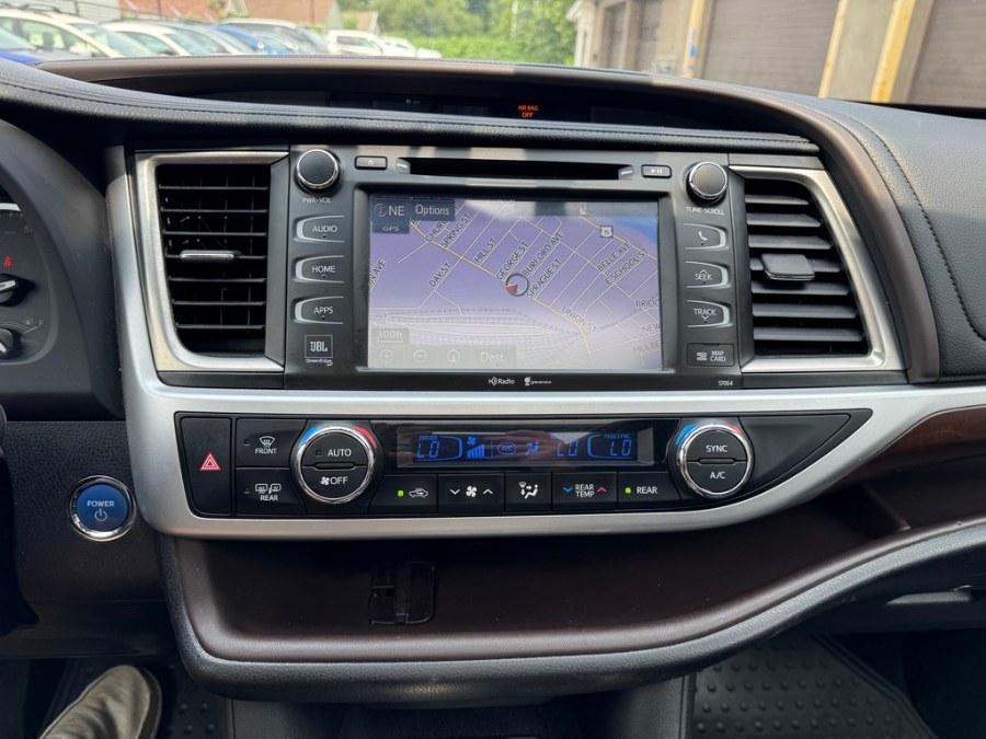 2015 Toyota Highlander Hybrid AWD 4dr Limited Platinum (Natl), available for sale in West Springfield, Massachusetts | Union Street Auto Sales. West Springfield, Massachusetts 2015 Toyota Highlander Hybrid AWD 4dr Limited Platinum (Natl), available for sale in West Springfield, Massachusetts | Union Street Auto Sales. West Springfield, Massachusetts
