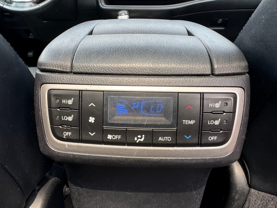 2015 Toyota Highlander Hybrid AWD 4dr Limited Platinum (Natl), available for sale in West Springfield, Massachusetts | Union Street Auto Sales. West Springfield, Massachusetts 2015 Toyota Highlander Hybrid AWD 4dr Limited Platinum (Natl), available for sale in West Springfield, Massachusetts | Union Street Auto Sales. West Springfield, Massachusetts