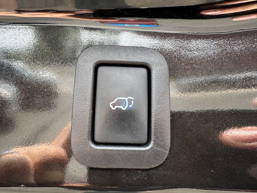 2015 Toyota Highlander Hybrid AWD 4dr Limited Platinum (Natl), available for sale in West Springfield, Massachusetts | Union Street Auto Sales. West Springfield, Massachusetts 2015 Toyota Highlander Hybrid AWD 4dr Limited Platinum (Natl), available for sale in West Springfield, Massachusetts | Union Street Auto Sales. West Springfield, Massachusetts