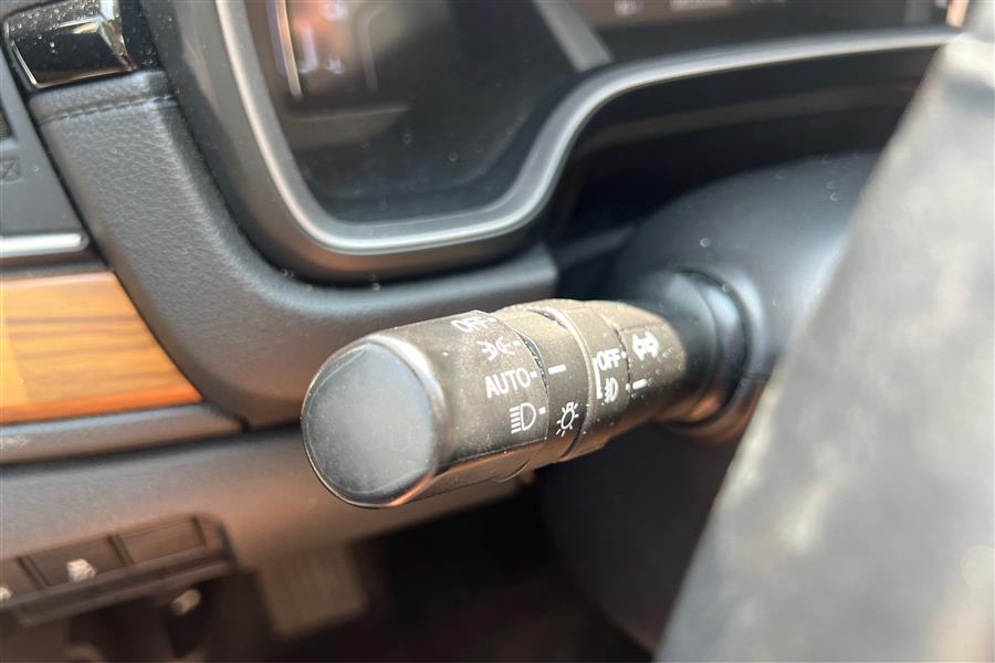 2020 Honda CR-V Hybrid Touring photo 18