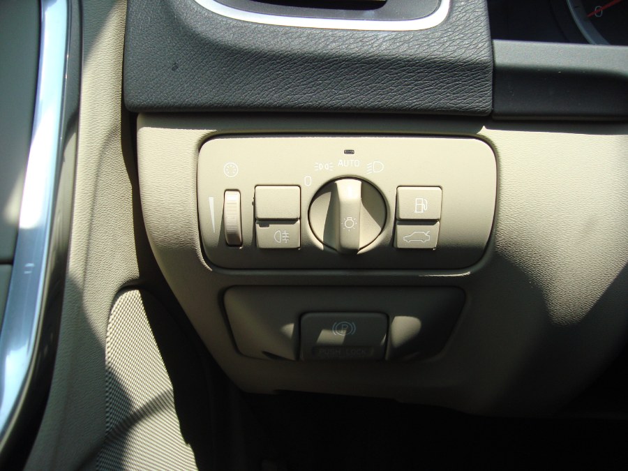2013 Volvo S60 4dr Sdn T5 AWD, available for sale in Manchester, Connecticut | Yara Motors. Manchester, Connecticut 2013 Volvo S60 4dr Sdn T5 AWD, available for sale in Manchester, Connecticut | Yara Motors. Manchester, Connecticut