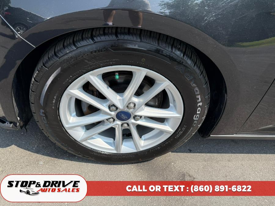 2015 Ford Focus 5dr HB SE, available for sale in East Windsor, Connecticut | Stop & Drive Auto Sales. East Windsor, Connecticut 2015 Ford Focus 5dr HB SE, available for sale in East Windsor, Connecticut | Stop & Drive Auto Sales. East Windsor, Connecticut