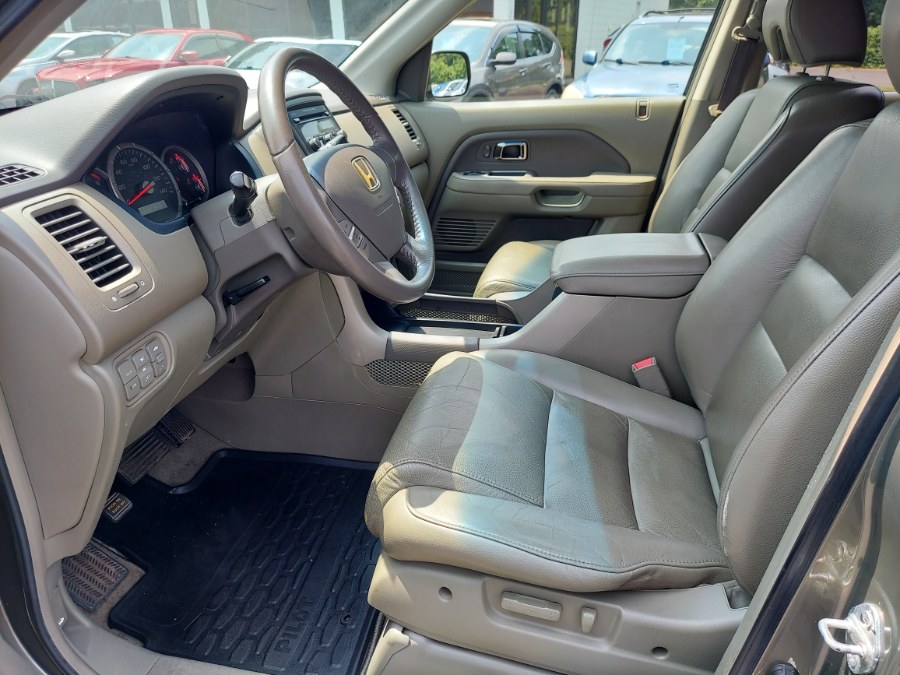 2008 Honda Pilot 4WD 4dr EX-L, available for sale in East Windsor, Connecticut | United Auto Sales of E Windsor, Inc. East Windsor, Connecticut 2008 Honda Pilot 4WD 4dr EX-L, available for sale in East Windsor, Connecticut | United Auto Sales of E Windsor, Inc. East Windsor, Connecticut