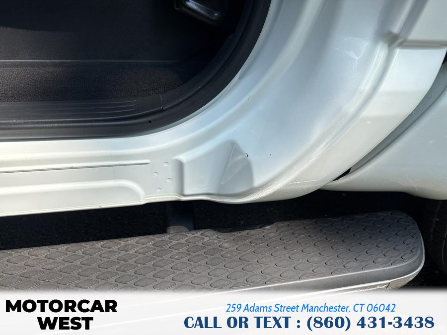 2017 Nissan Titan 4x4 Crew Cab SV, available for sale in Manchester, Connecticut | Motorcar West. Manchester, Connecticut 2017 Nissan Titan 4x4 Crew Cab SV, available for sale in Manchester, Connecticut | Motorcar West. Manchester, Connecticut