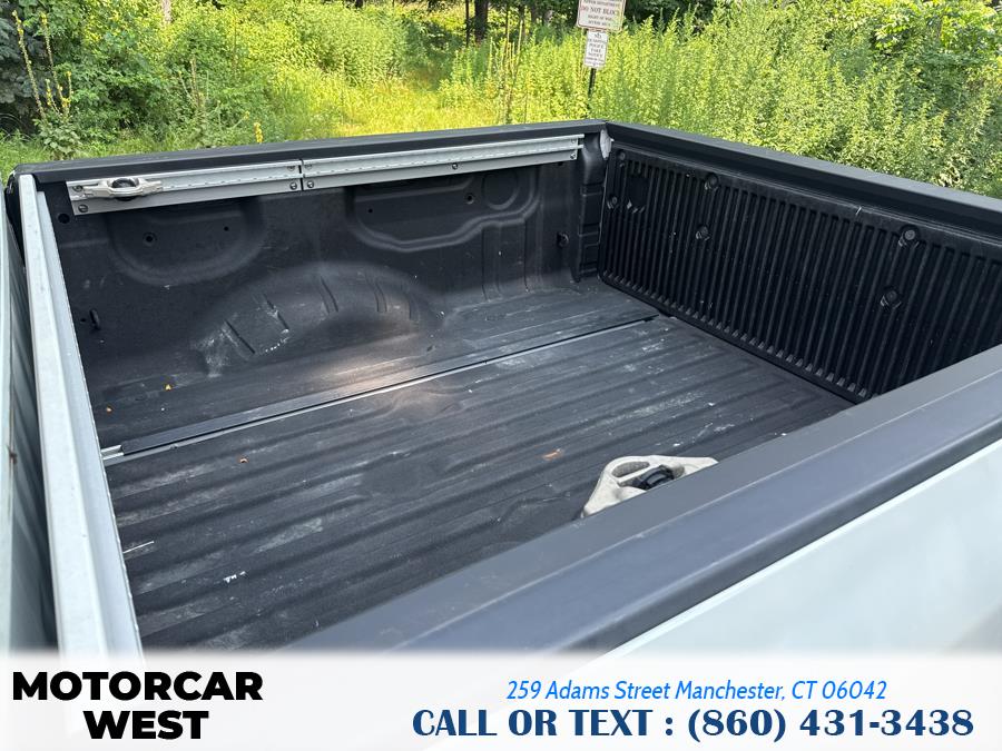 2017 Nissan Titan 4x4 Crew Cab SV, available for sale in Manchester, Connecticut | Motorcar West. Manchester, Connecticut 2017 Nissan Titan 4x4 Crew Cab SV, available for sale in Manchester, Connecticut | Motorcar West. Manchester, Connecticut