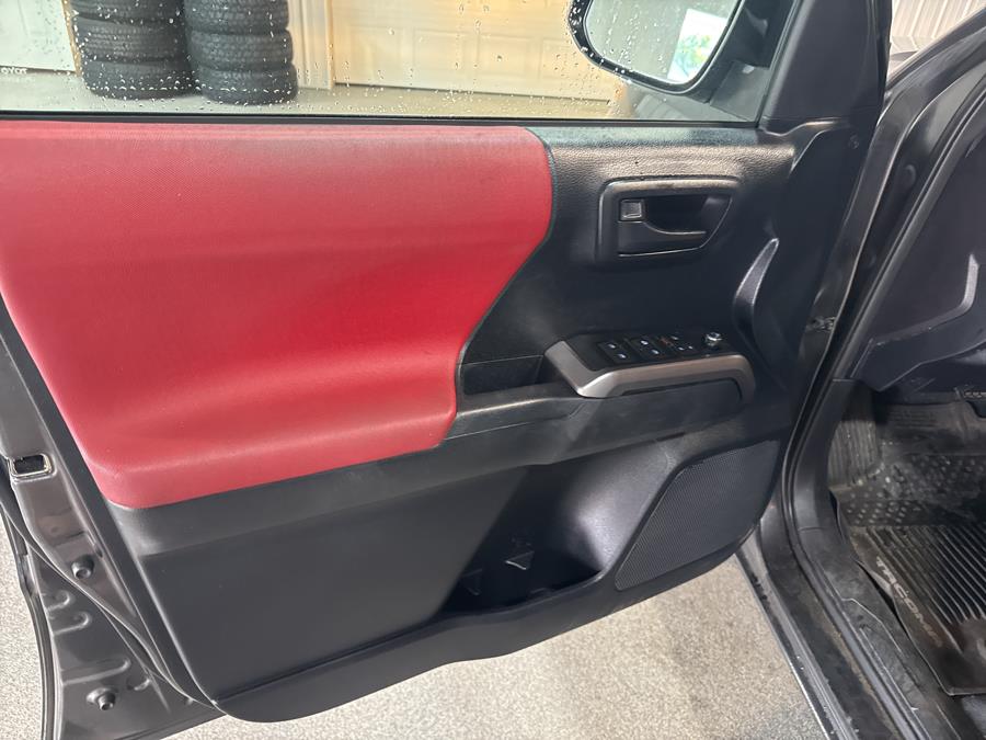2016 Toyota Tacoma 4WD Double Cab V6 AT SR5 (Natl), available for sale in Pittsfield, Maine | Maine Central Motors. Pittsfield, Maine 2016 Toyota Tacoma 4WD Double Cab V6 AT SR5 (Natl), available for sale in Pittsfield, Maine | Maine Central Motors. Pittsfield, Maine