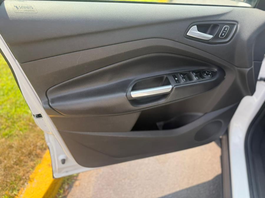 2017 Ford Escape SE 4WD, available for sale in East Windsor, Connecticut | STS Automotive. East Windsor, Connecticut 2017 Ford Escape SE 4WD, available for sale in East Windsor, Connecticut | STS Automotive. East Windsor, Connecticut