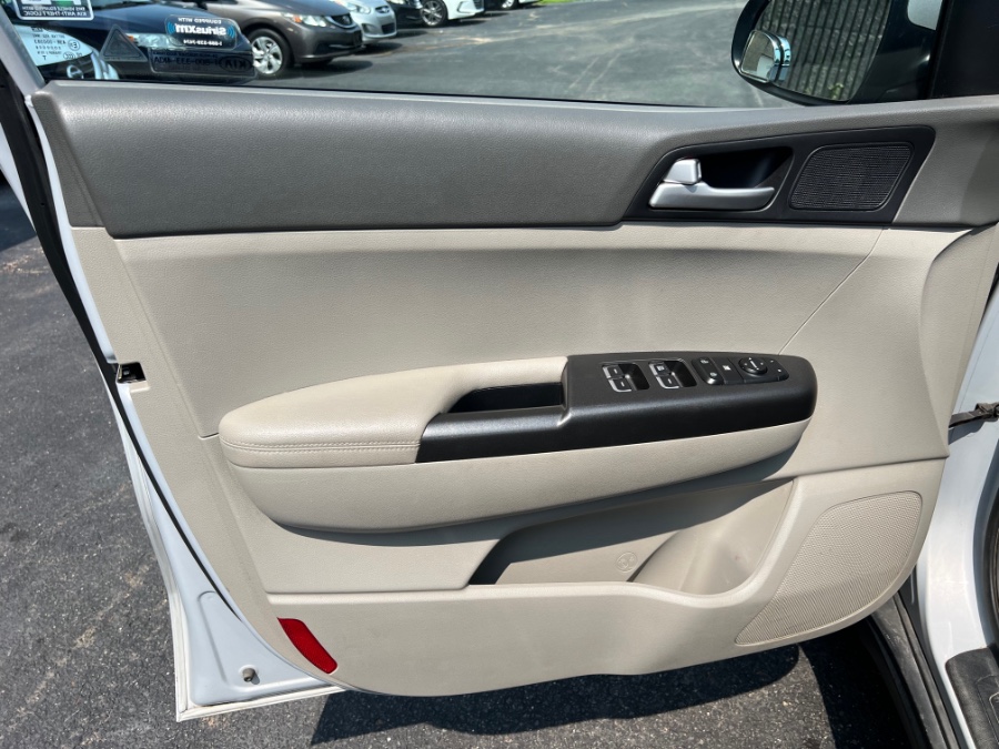 2018 Kia Sportage LX AWD, available for sale in Westfield, Massachusetts | Auto Wings Cop. Westfield, Massachusetts 2018 Kia Sportage LX AWD, available for sale in Westfield, Massachusetts | Auto Wings Cop. Westfield, Massachusetts