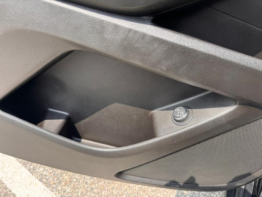2020 Chevrolet Traverse AWD 4dr LT Cloth w/1LT, available for sale in Paterson, New Jersey | Speedway Motors LLC. Paterson, New Jersey 2020 Chevrolet Traverse AWD 4dr LT Cloth w/1LT, available for sale in Paterson, New Jersey | Speedway Motors LLC. Paterson, New Jersey