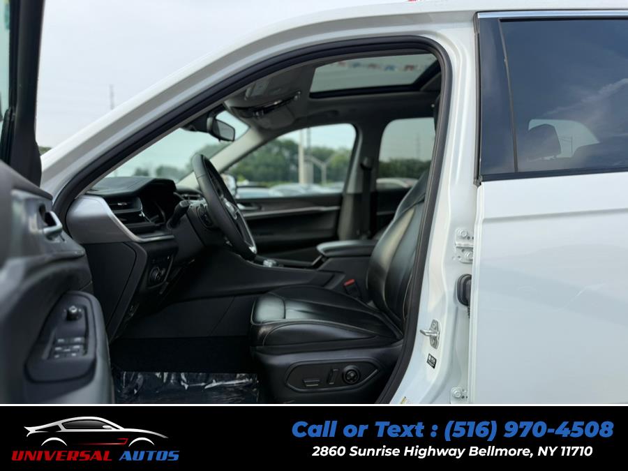 2023 Jeep Grand Cherokee 4xe 4x4, available for sale in Bellmore, New York | Universal Autos. Bellmore, New York 2023 Jeep Grand Cherokee 4xe 4x4, available for sale in Bellmore, New York | Universal Autos. Bellmore, New York
