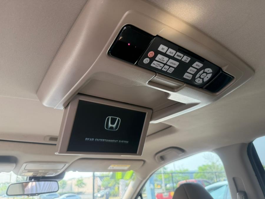2017 Honda Pilot Touring AWD, available for sale in Hartford, Connecticut | VEB Auto Sales. Hartford, Connecticut 2017 Honda Pilot Touring AWD, available for sale in Hartford, Connecticut | VEB Auto Sales. Hartford, Connecticut