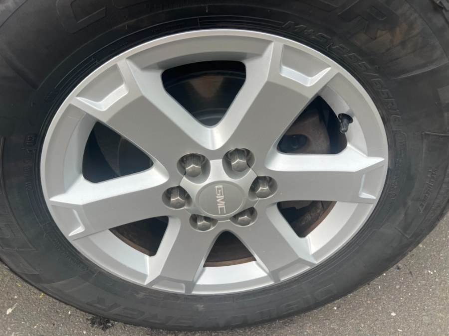 2015 GMC Acadia AWD 4dr SLE w/SLE-2, available for sale in Bristol, Connecticut | Bristol Auto Center LLC. Bristol, Connecticut 2015 GMC Acadia AWD 4dr SLE w/SLE-2, available for sale in Bristol, Connecticut | Bristol Auto Center LLC. Bristol, Connecticut