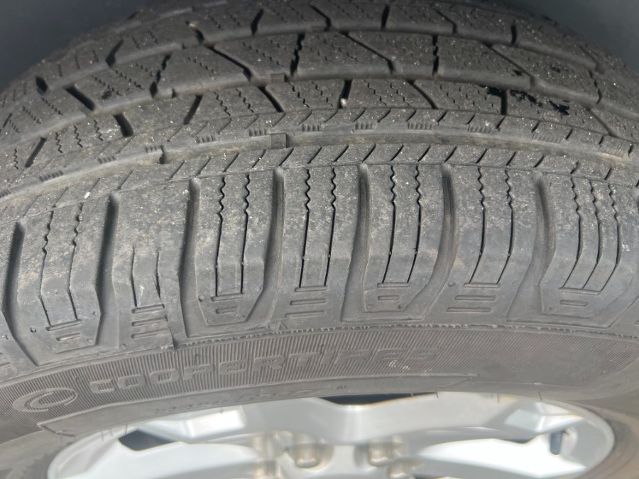 2015 GMC Acadia AWD 4dr SLE w/SLE-2, available for sale in Bristol, Connecticut | Bristol Auto Center LLC. Bristol, Connecticut 2015 GMC Acadia AWD 4dr SLE w/SLE-2, available for sale in Bristol, Connecticut | Bristol Auto Center LLC. Bristol, Connecticut