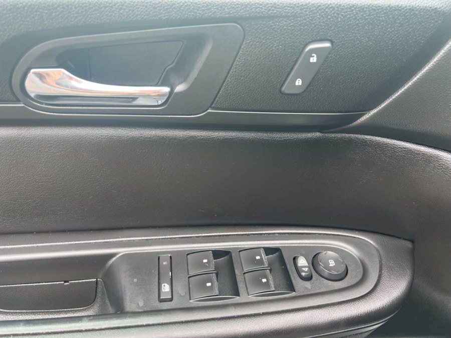 2015 GMC Acadia AWD 4dr SLE w/SLE-2, available for sale in Bristol, Connecticut | Bristol Auto Center LLC. Bristol, Connecticut 2015 GMC Acadia AWD 4dr SLE w/SLE-2, available for sale in Bristol, Connecticut | Bristol Auto Center LLC. Bristol, Connecticut