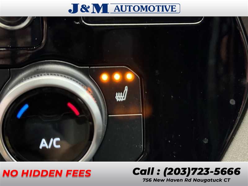 2021 Toyota Highlander XLE, available for sale in Naugatuck, Connecticut | J&M Automotive Sls&Svc LLC. Naugatuck, Connecticut 2021 Toyota Highlander XLE, available for sale in Naugatuck, Connecticut | J&M Automotive Sls&Svc LLC. Naugatuck, Connecticut