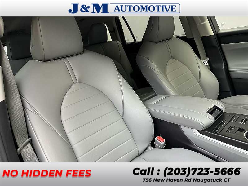 2021 Toyota Highlander XLE, available for sale in Naugatuck, Connecticut | J&M Automotive Sls&Svc LLC. Naugatuck, Connecticut 2021 Toyota Highlander XLE, available for sale in Naugatuck, Connecticut | J&M Automotive Sls&Svc LLC. Naugatuck, Connecticut