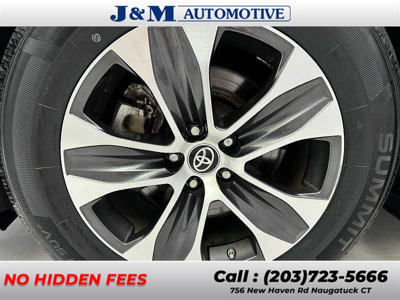 2021 Toyota Highlander XLE, available for sale in Naugatuck, Connecticut | J&M Automotive Sls&Svc LLC. Naugatuck, Connecticut 2021 Toyota Highlander XLE, available for sale in Naugatuck, Connecticut | J&M Automotive Sls&Svc LLC. Naugatuck, Connecticut