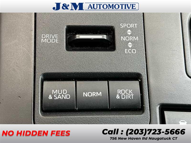 2021 Toyota Highlander XLE, available for sale in Naugatuck, Connecticut | J&M Automotive Sls&Svc LLC. Naugatuck, Connecticut 2021 Toyota Highlander XLE, available for sale in Naugatuck, Connecticut | J&M Automotive Sls&Svc LLC. Naugatuck, Connecticut